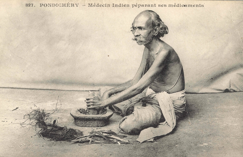 15-04 - Pondichery - medecin preparant medicaments